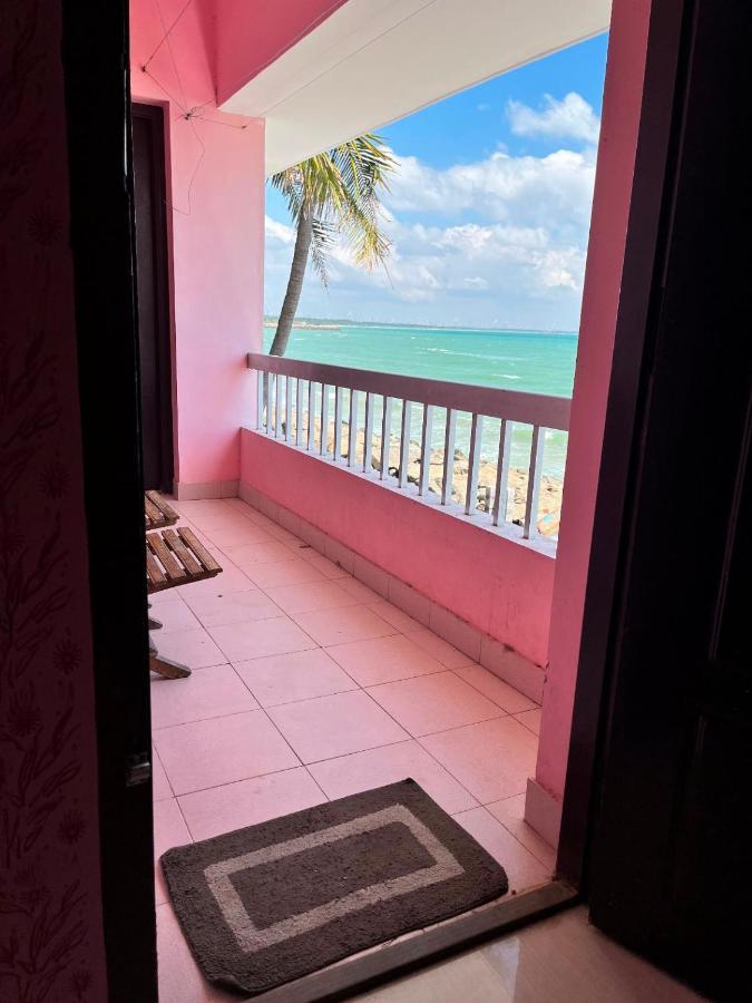Phoenix Beach Resort カンニヤークマリ エクステリア 写真